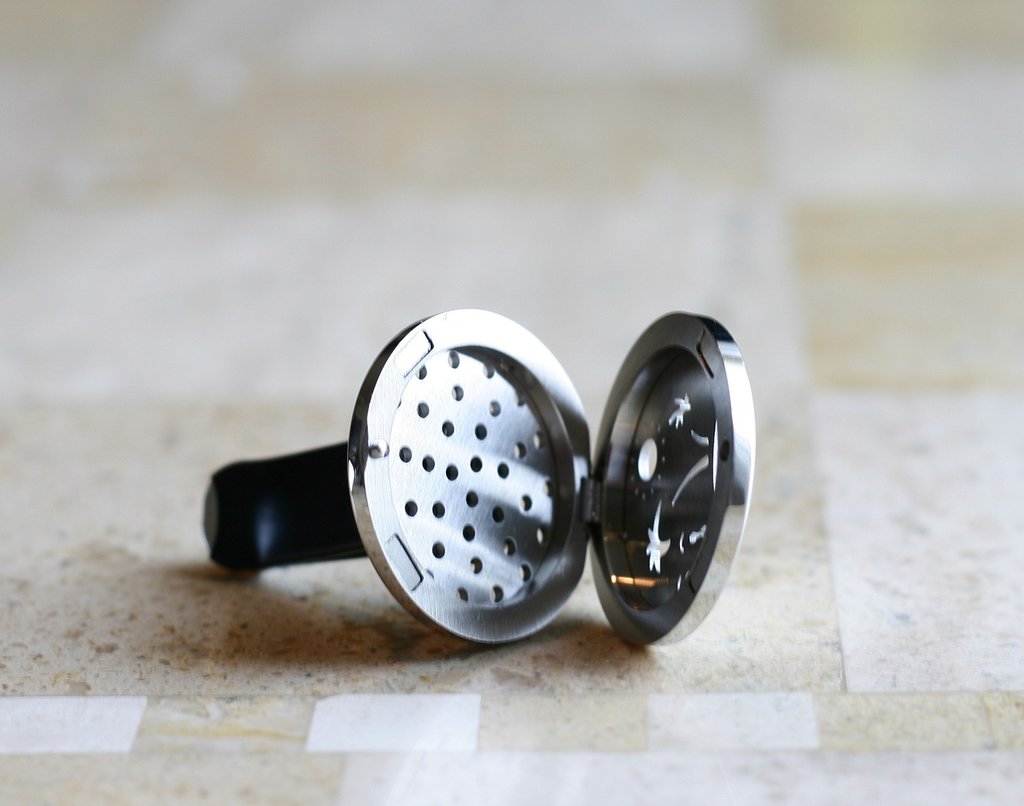 Essential Oil Car Air Freshener Diffuser - Beach model with 5ml Eucalyptus Oil